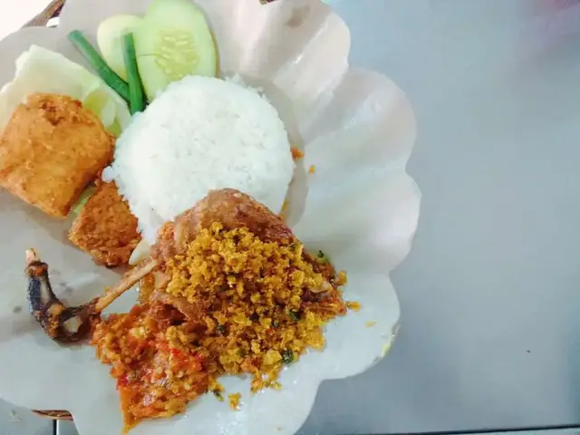 Gambar Makanan Ayam Penyet Surabaya 4