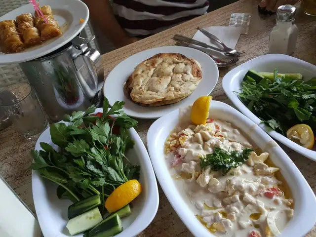 Meşhur Aksu Şimşek Köfte Piyaz'nin yemek ve ambiyans fotoğrafları 5