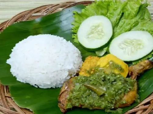 Ayam Penyet Sambal Ijo (warung Kajol), jl sirsak no 41 Jagakarsa