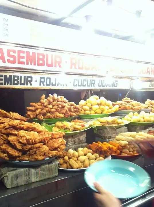 Gurney Drive Famous Pasembur Stall 9