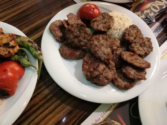 Közzde Mangal'nin yemek ve ambiyans fotoğrafları 11