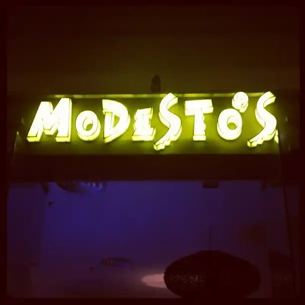 Modesto's Food Photo 1