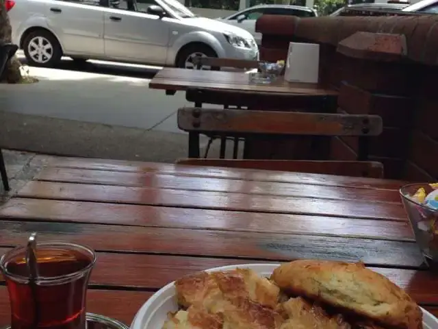 Tarihi Yeniköy Börekçisi'nin yemek ve ambiyans fotoğrafları 33