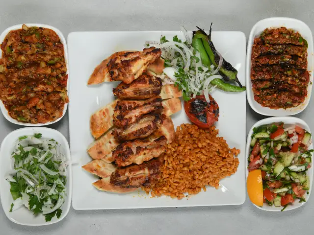 Ali Usta Kanat & Izgara'nin yemek ve ambiyans fotoğrafları 1