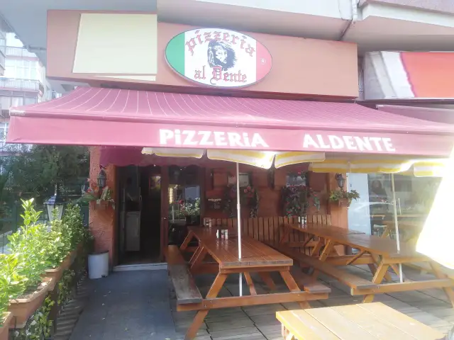 Pizzeria Al Dente'nin yemek ve ambiyans fotoğrafları 5