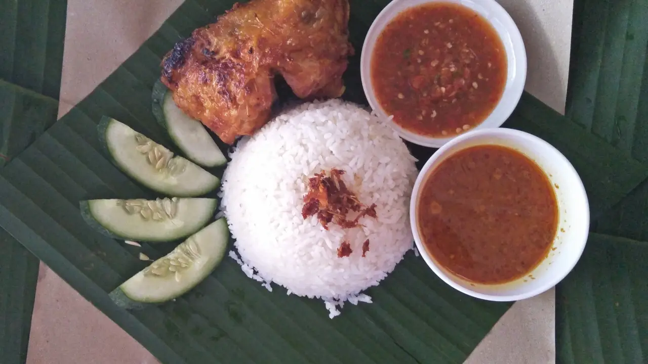 Nasi Kukus by Azim Jaafar