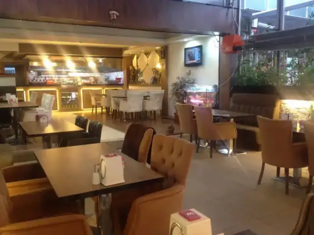 Ayvalık Cafe'nin yemek ve ambiyans fotoğrafları 1