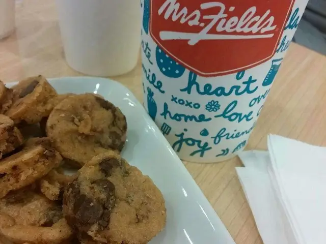 Mrs. Fields Cookie Café Food Photo 18