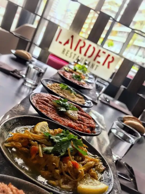 Larder Restaurant'nin yemek ve ambiyans fotoğrafları 7