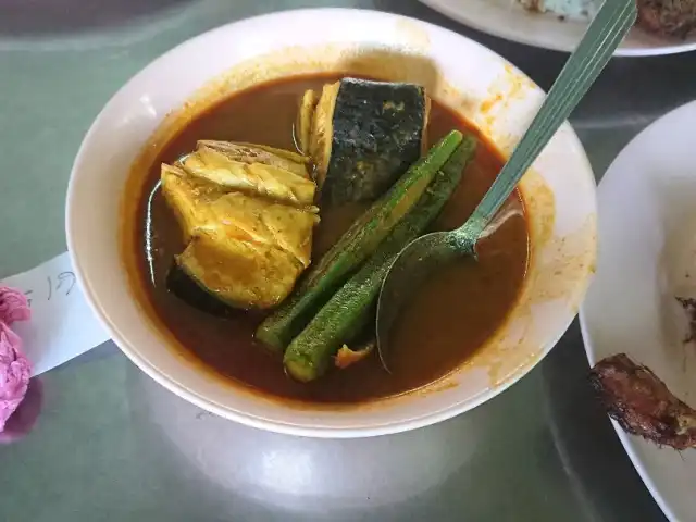 Pak Mail - Gulai Ikan Pari & Bawal Food Photo 2