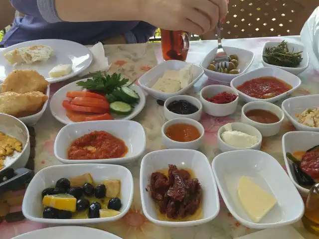 Asri Basri Restaurant'nin yemek ve ambiyans fotoğrafları 2