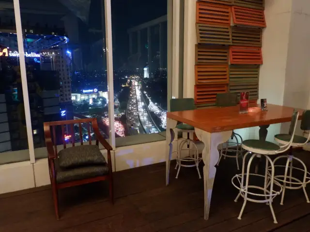 Gambar Makanan Karumba Rooftop Rum Bar 12