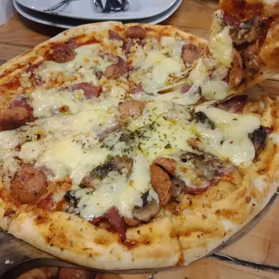 Gambar Makanan Pizza Combi 2