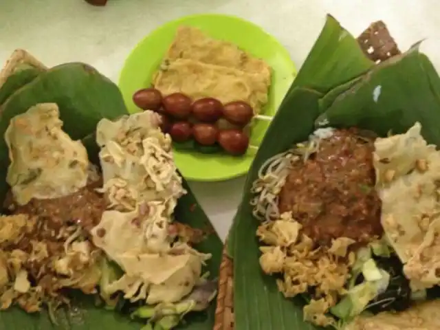 Gambar Makanan Pecel Pincuk Ibu Ida 6