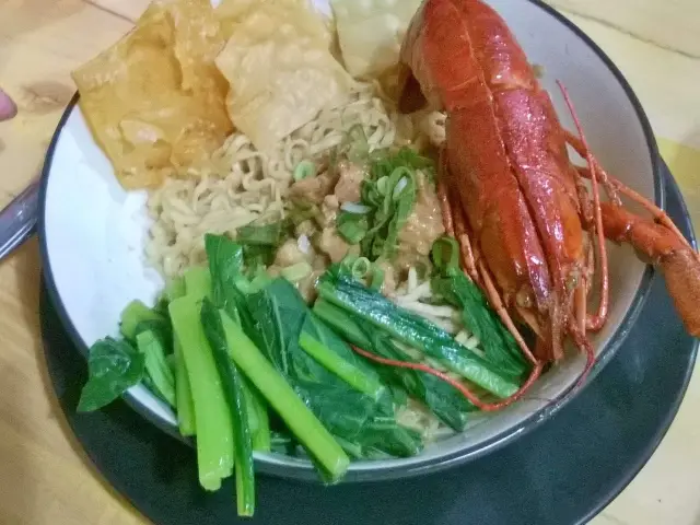 Gambar Makanan Mie Lobster 13