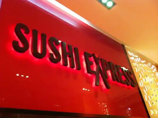 Chinese &amp; Sushi Express'nin yemek ve ambiyans fotoğrafları 1