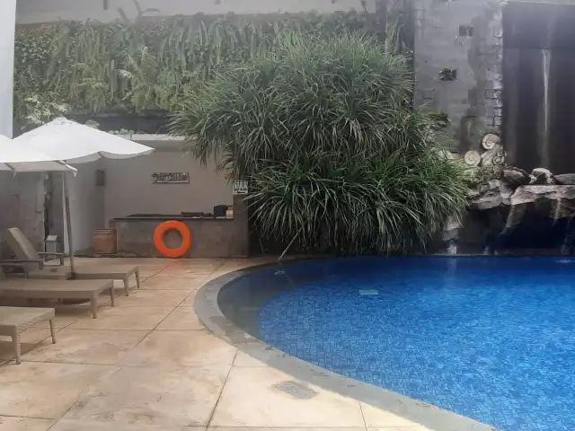 Gambar Makanan Laguna Pool Bar - Kuta Paradiso Hotel 2