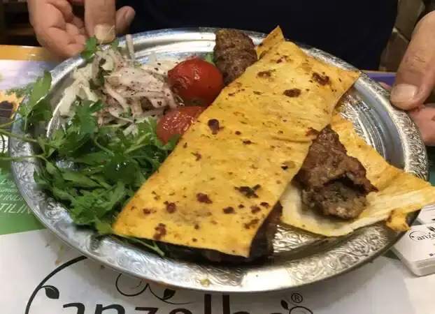 Urfa Anzelha Sofrası'nin yemek ve ambiyans fotoğrafları 7