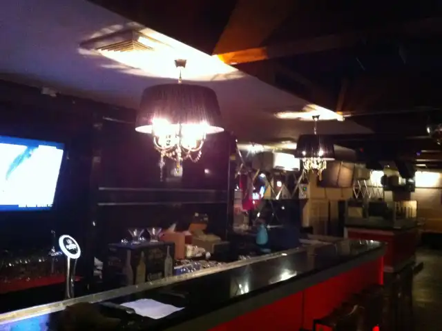 Gambar Makanan Attic's Bar and Lounge 2