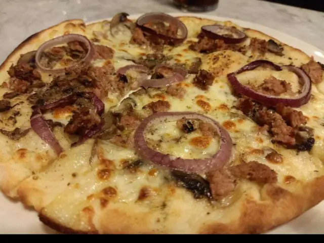 Gambar Makanan Pizza Marzano 5