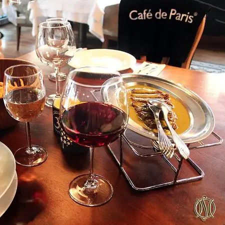 Cafe de Paris'nin yemek ve ambiyans fotoğrafları 6