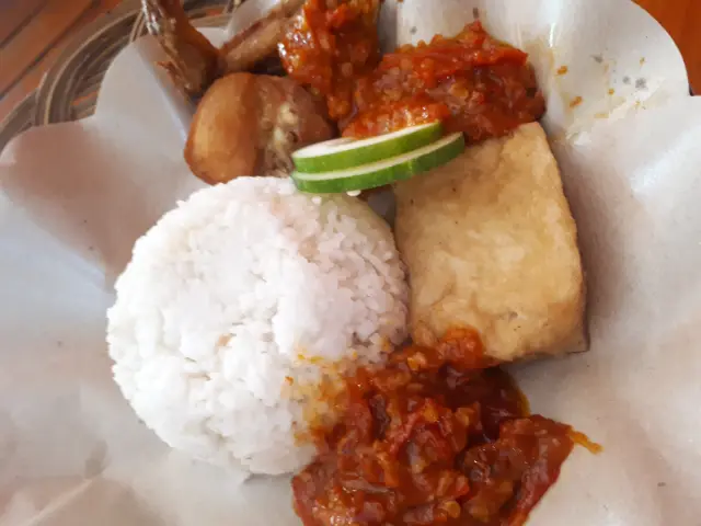 Gambar Makanan Ayam Goreng Nelongso 10