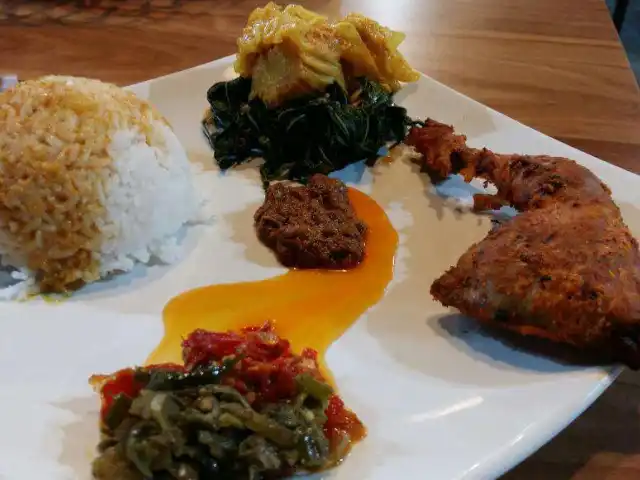 Gambar Makanan Resto Dapu Amai 2