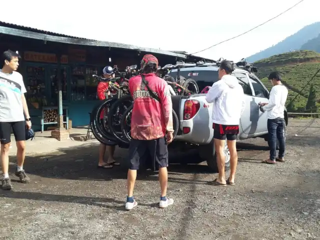 Gambar Makanan Base Camp MTB "Warung Mang Ade" Puncak 11