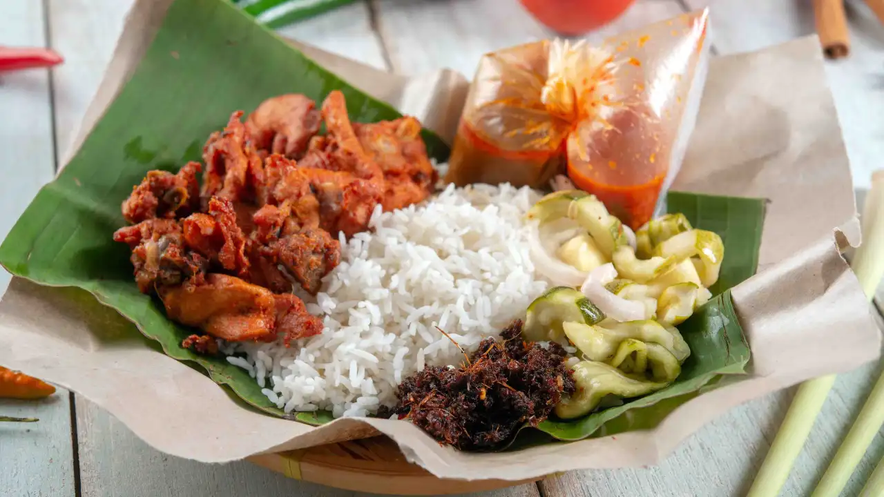 Nasi Kukus Ayam Berempah TM (Jasin)