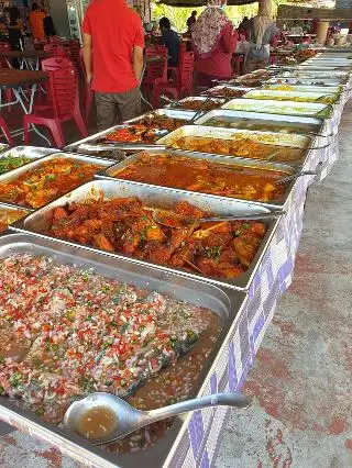 Selera Kampung & Ikan Bakar Bukit Rambai Food Photo 1