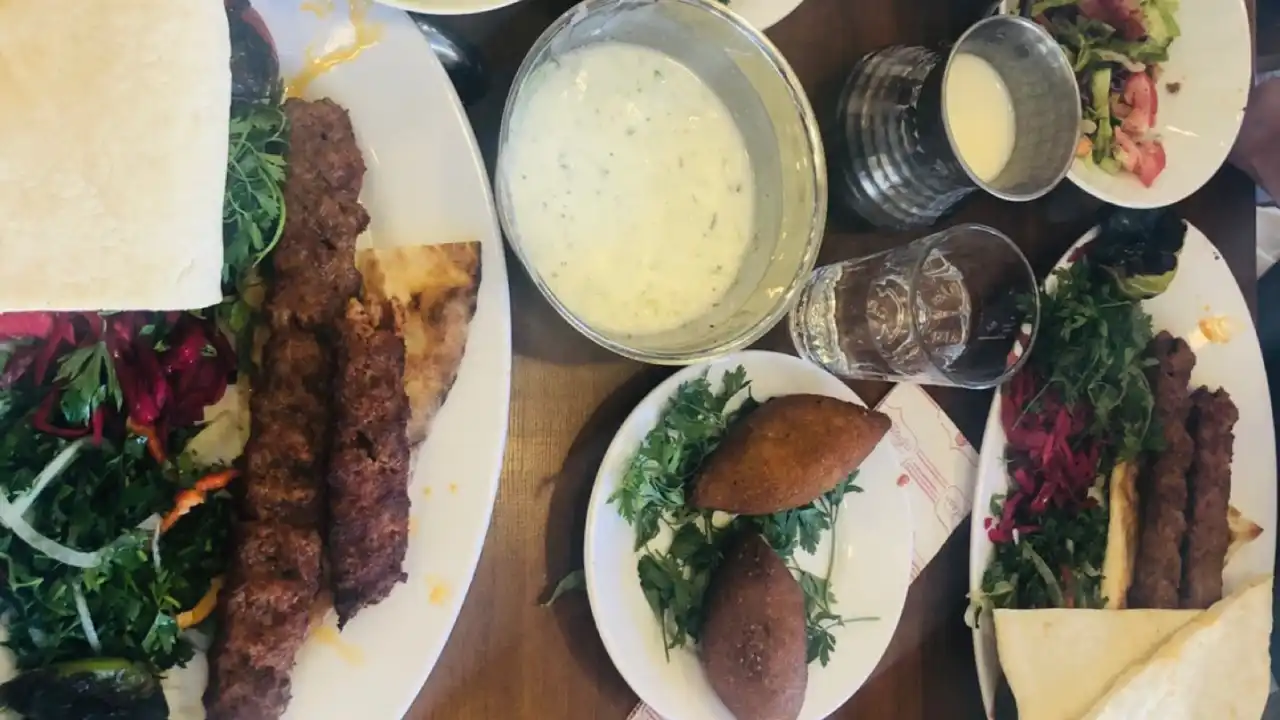 Kök Kebab Beyran Salonu