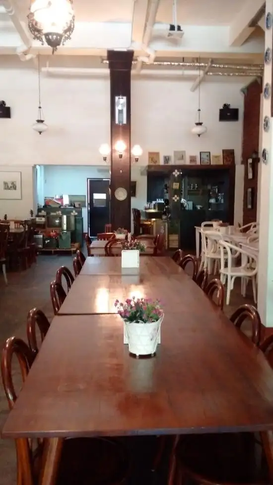 Gambar Makanan Veteran Cafe and Resto 10