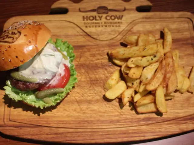 Holy Cow Gourmet Burgers & Steakhouse'nin yemek ve ambiyans fotoğrafları 30