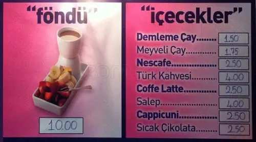 Schokoladen Waffle'nin yemek ve ambiyans fotoğrafları 1