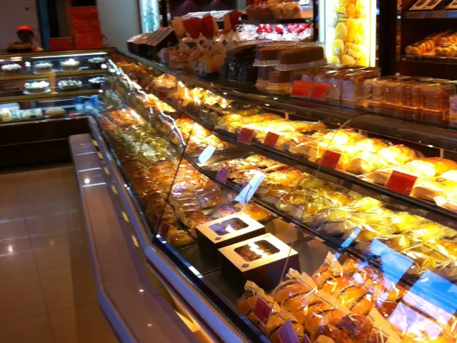 Gambar Makanan Holland Bakery 15