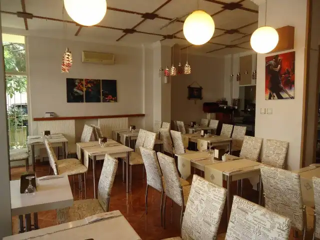 Dora Cafe & Restaurant'nin yemek ve ambiyans fotoğrafları 10