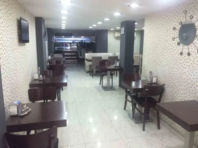 Homini Cafe'nin yemek ve ambiyans fotoğrafları 6