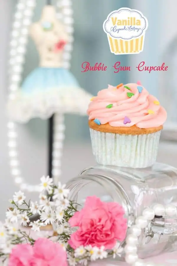 Vanilla Cupcake Bakery Food Photo 11