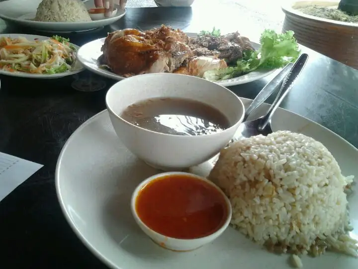 Restoran Nasi Ayam Gemas Mustafah