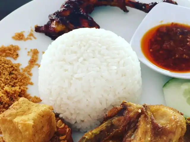 Gambar Makanan Ayam Lawu 3