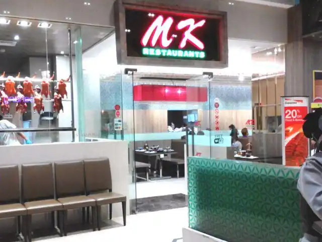 Gambar Makanan MK Restaurants 12
