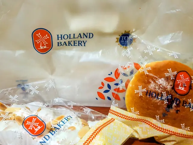 Gambar Makanan Holland Bakery 2