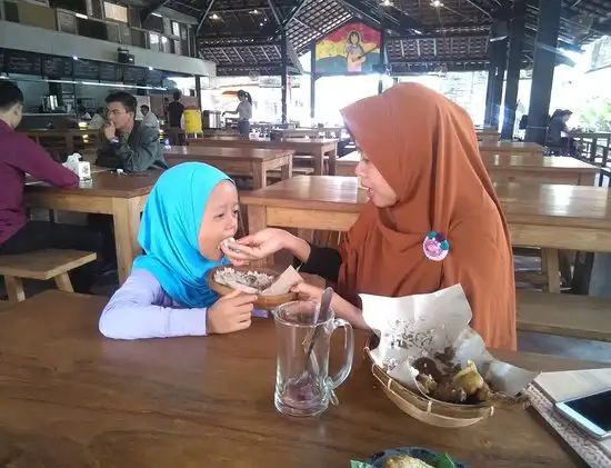 Gambar Makanan Warung Sambal Kocok Mamah Sum Gendut 8