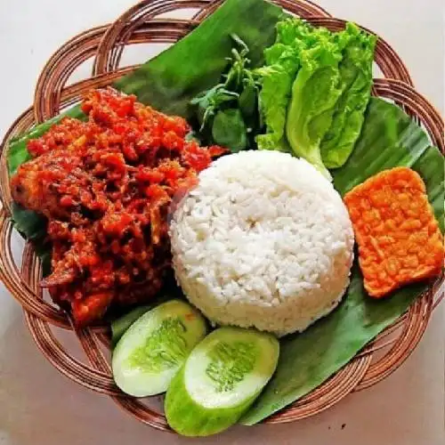 Gambar Makanan Ayam Geprek Muslimah, Jl. Mojopahit 6