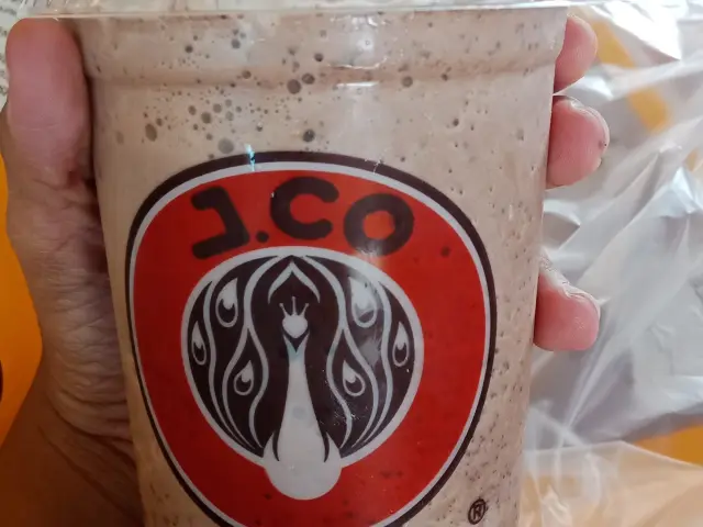 J.CO Donuts & Coffee