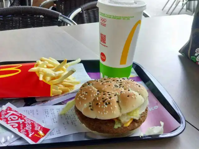 McDonald's'nin yemek ve ambiyans fotoğrafları 24