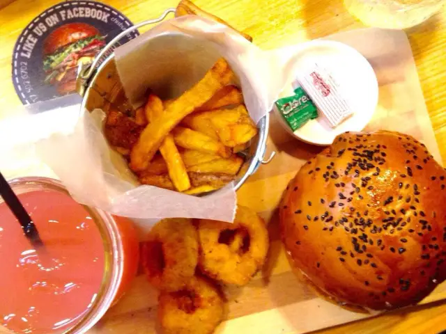Chi's Burger Company Food Photo 9