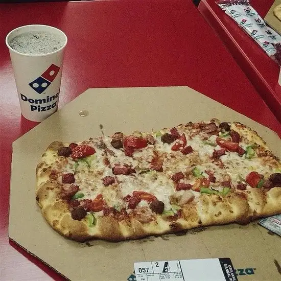 Dominos Pizza'nin yemek ve ambiyans fotoğrafları 1