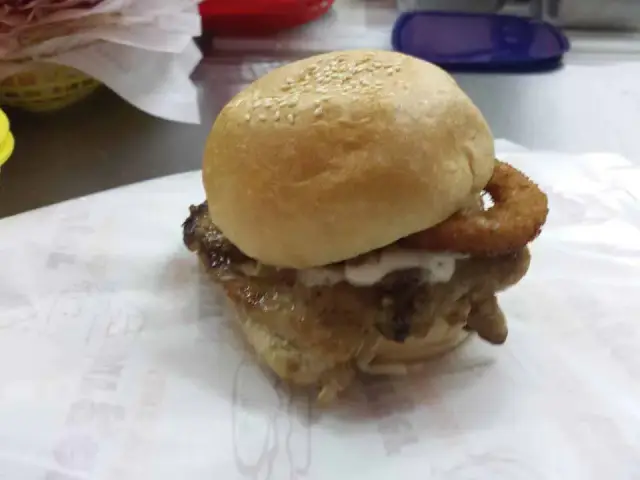 Big Chomp Burger Food Photo 1