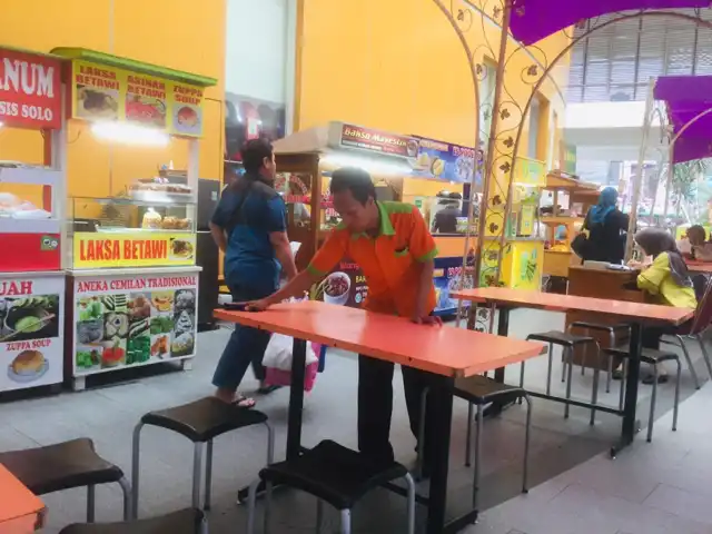 Gambar Makanan Food Court Mayestik 3